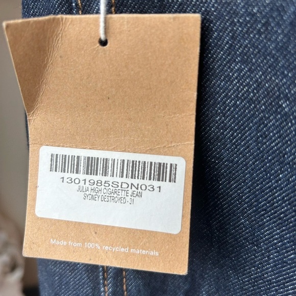 NWT Reformation Julia High Cigarette Jean Wash Sydney
Destroyed - Picture 5 of 8